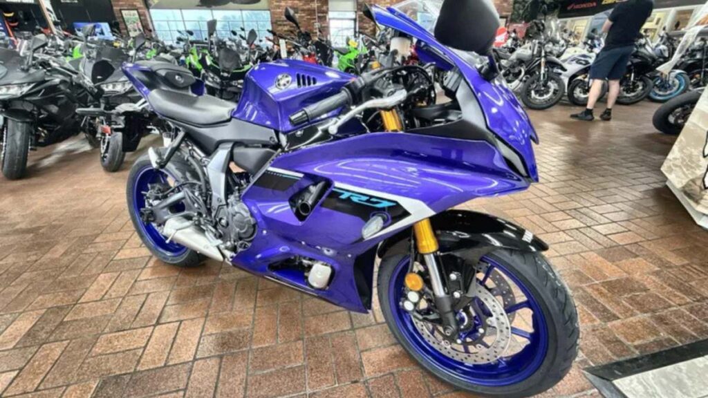 Yamaha YZF-R7 2025